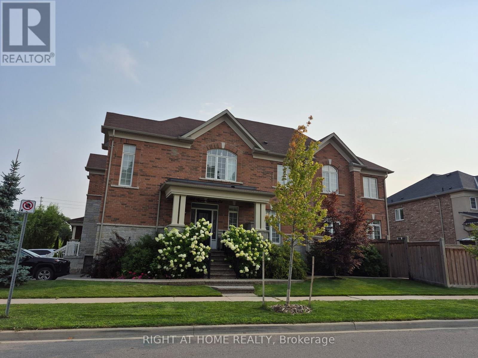 102 Upper Canada Court, Halton Hills, Ontario  L7G 0L2 - Photo 45 - W12608668