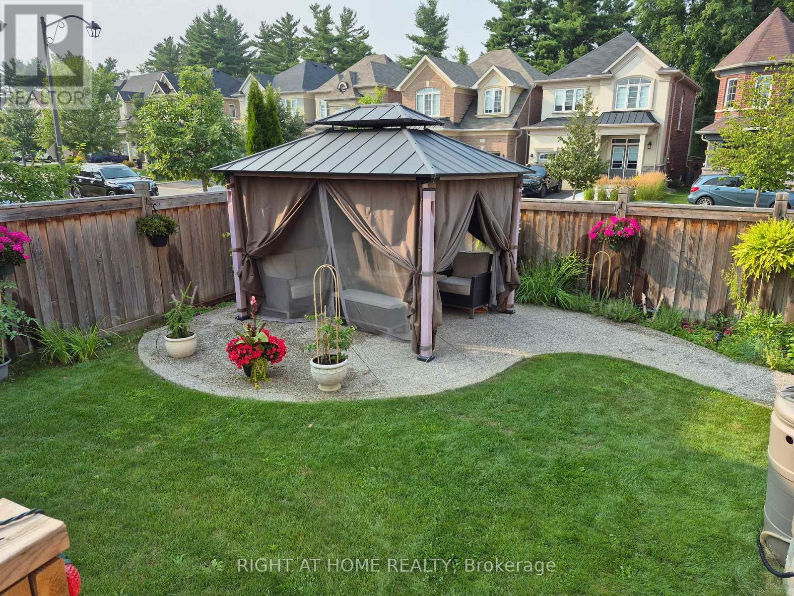 102 Upper Canada Court, Halton Hills, Ontario  L7G 0L2 - Photo 50 - W12608668