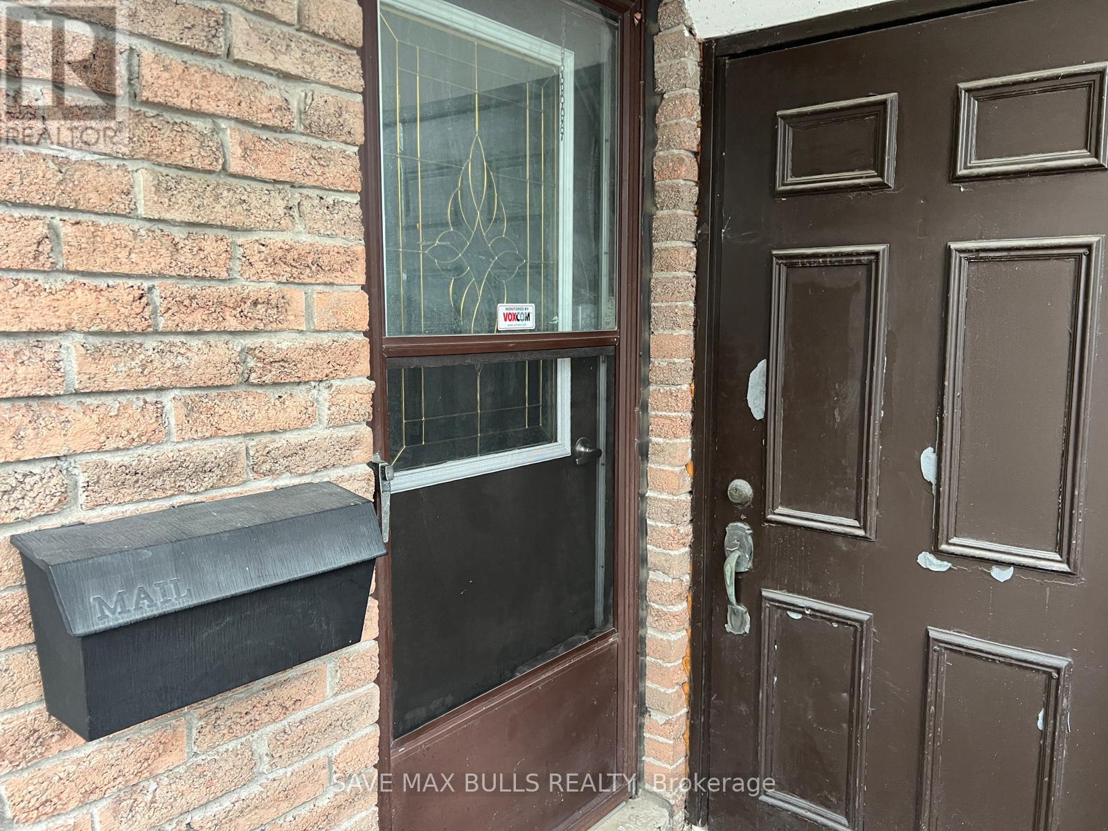 28 (Basement Studio) - 7030 Copenhagen Road, Mississauga, Ontario  L5N 2P3 - Photo 3 - W12608672