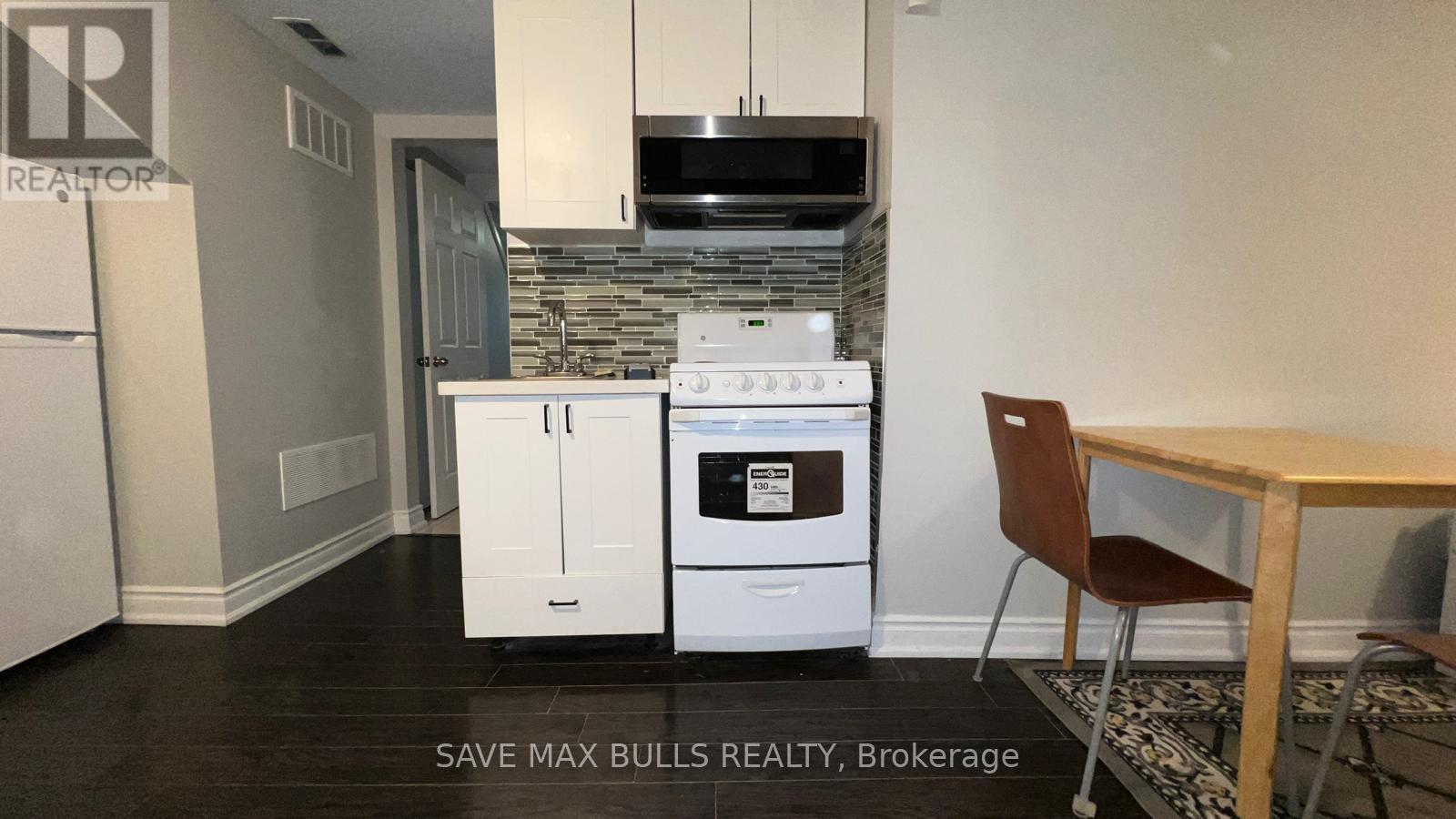 28 (Basement Studio) - 7030 Copenhagen Road, Mississauga, Ontario  L5N 2P3 - Photo 7 - W12608672