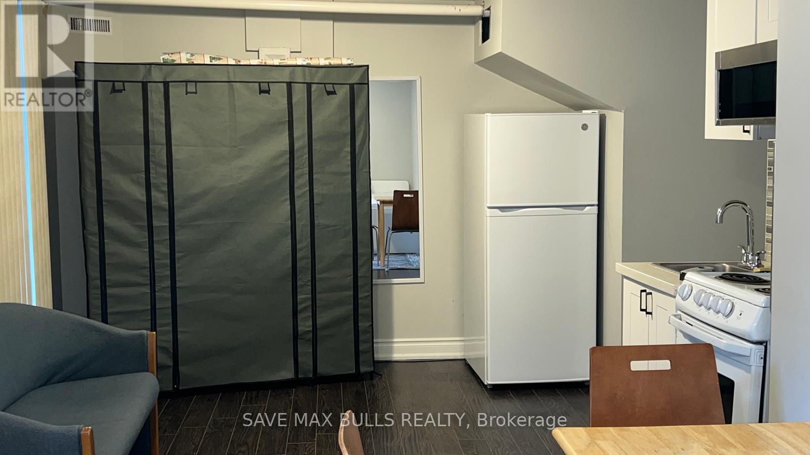 28 (Basement Studio) - 7030 Copenhagen Road, Mississauga, Ontario  L5N 2P3 - Photo 8 - W12608672