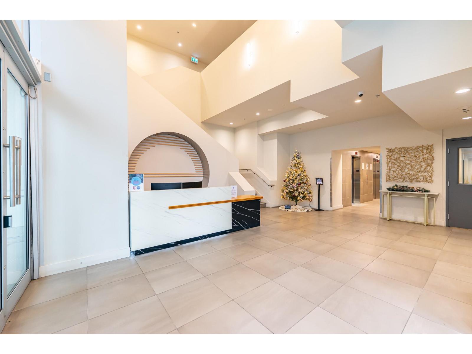 2906 13308 Central Avenue, Surrey, British Columbia  V3T 0M4 - Photo 2 - R3071208