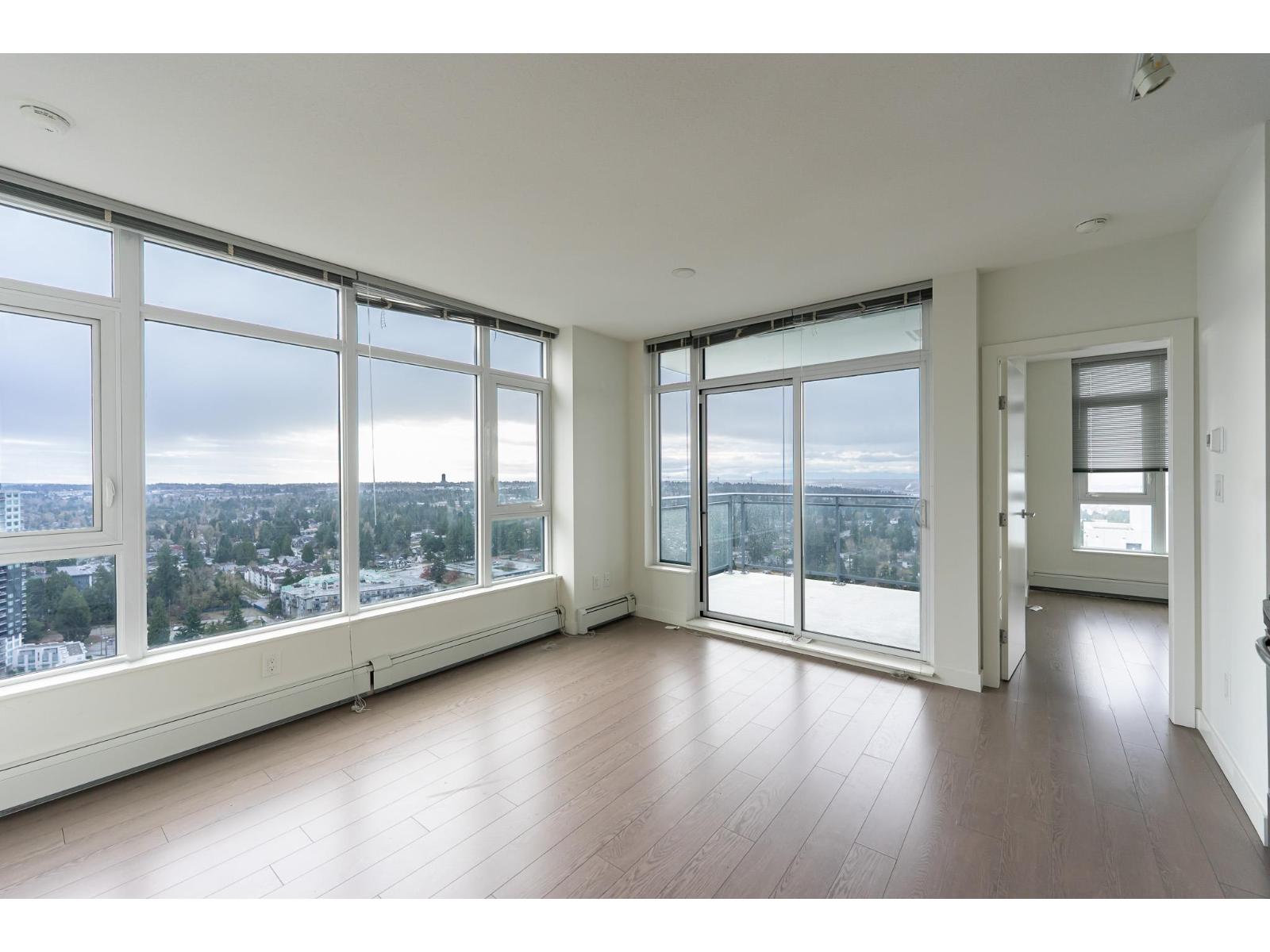 2906 13308 Central Avenue, Surrey, British Columbia  V3T 0M4 - Photo 3 - R3071208