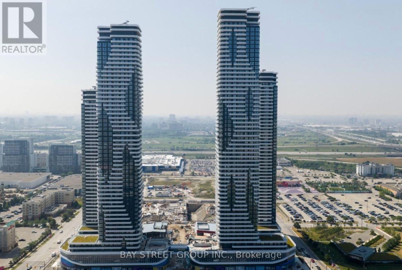 1711 - 8 INTERCHANGE WAY, Vaughan, Ontario