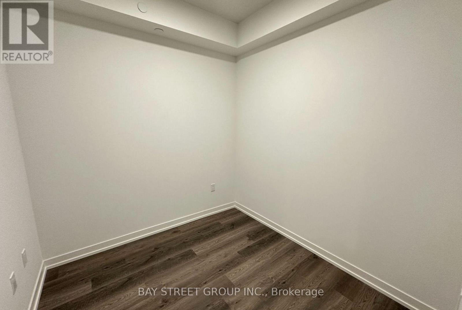 1711 - 8 Interchange Way, Vaughan, Ontario  L4K 5Z7 - Photo 3 - N12608678