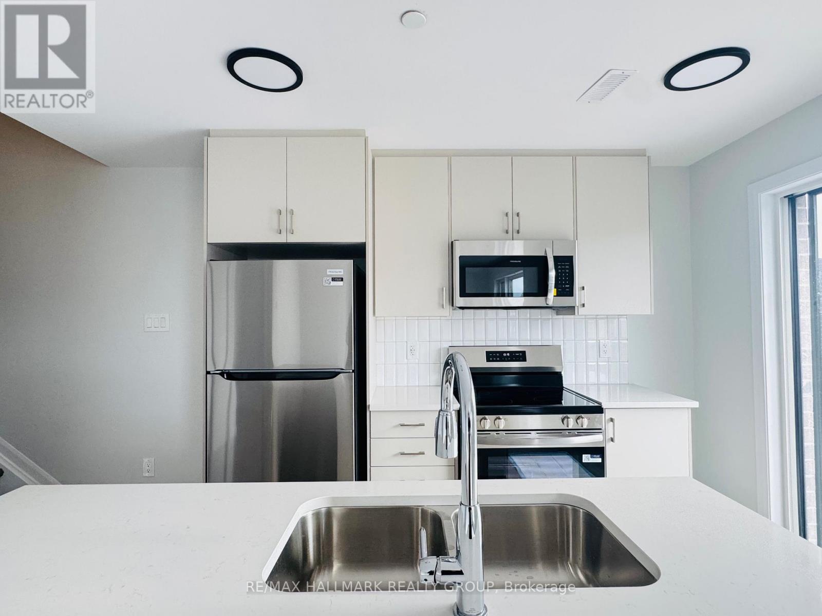 26 - 401 Glenroy Gilbert Drive, Ottawa, Ontario  K2J 7N8 - Photo 10 - X12608694