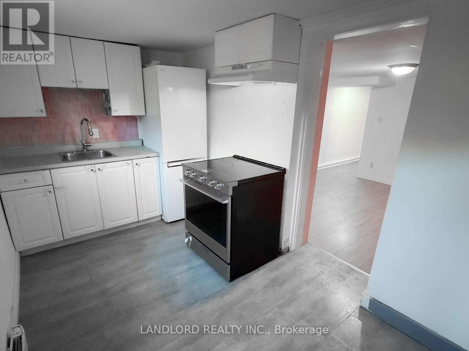 5 - 2469 Queen Street E, Toronto, Ontario  M4E 1H8 - Photo 2 - E12608698