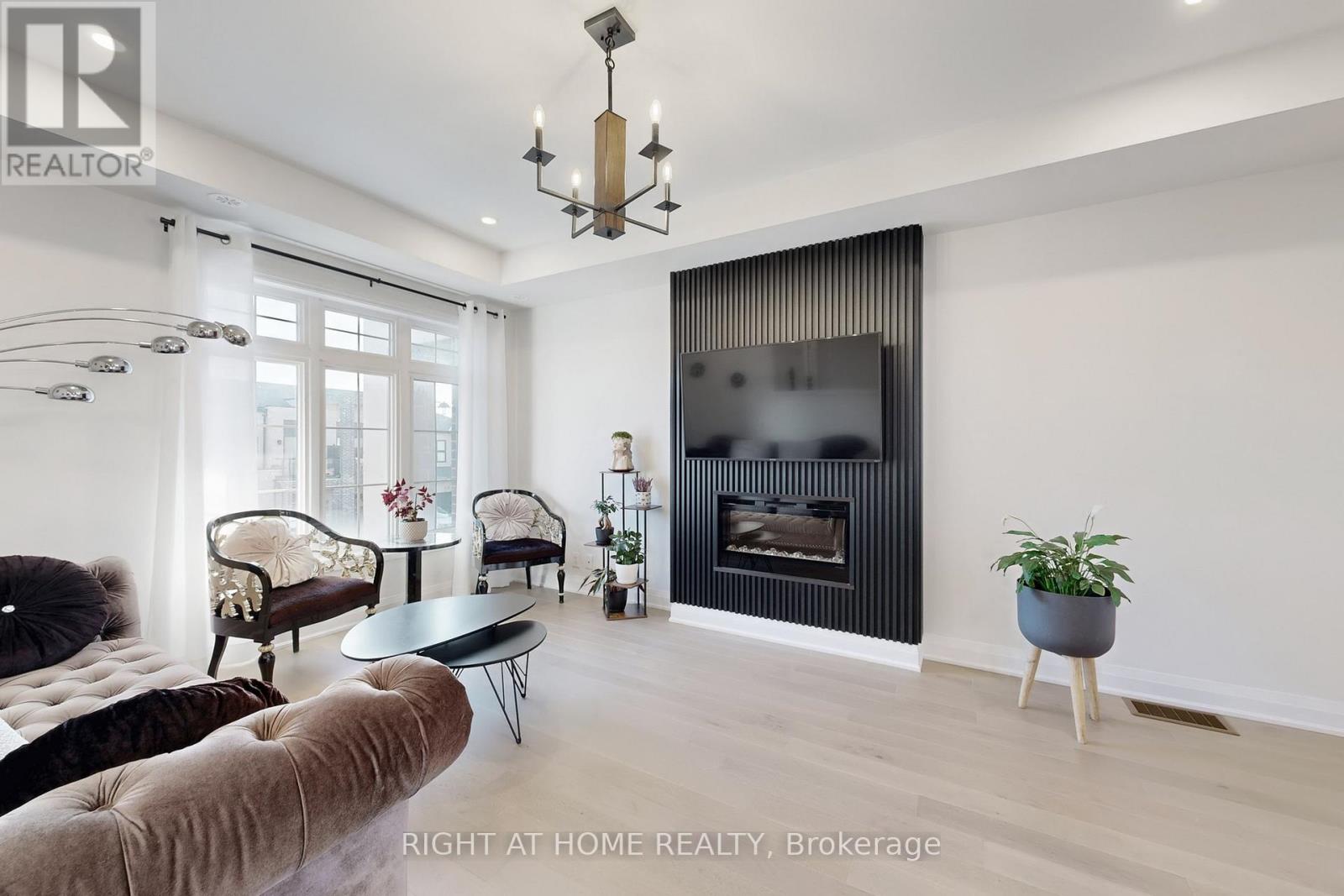 10 Percy Rye Avenue, Markham, Ontario  L6C 3K2 - Photo 10 - N12608692