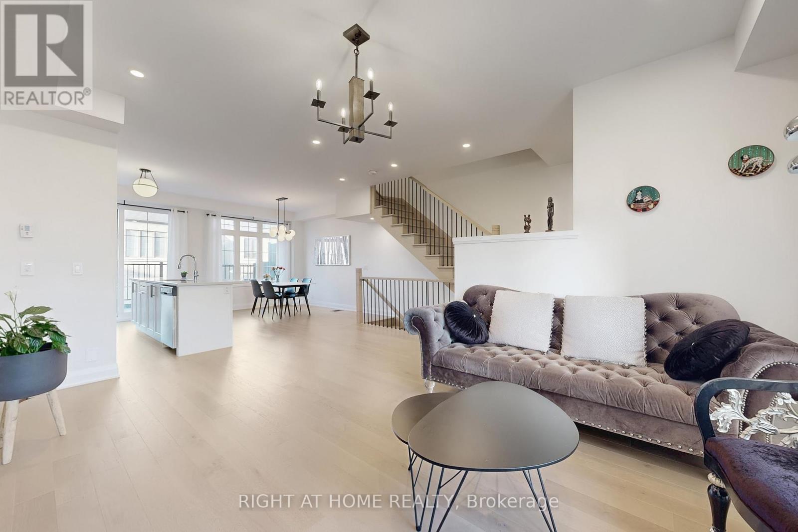 10 Percy Rye Avenue, Markham, Ontario  L6C 3K2 - Photo 11 - N12608692