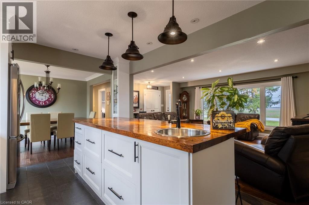 2116 BINBROOK Road E, Hamilton, Ontario