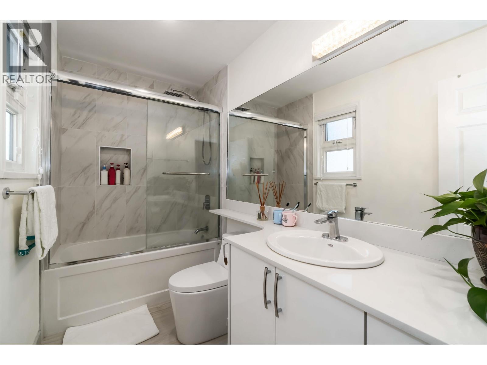 10520 Yarmish Drive, Richmond, British Columbia  V7E 5E7 - Photo 19 - R3070434