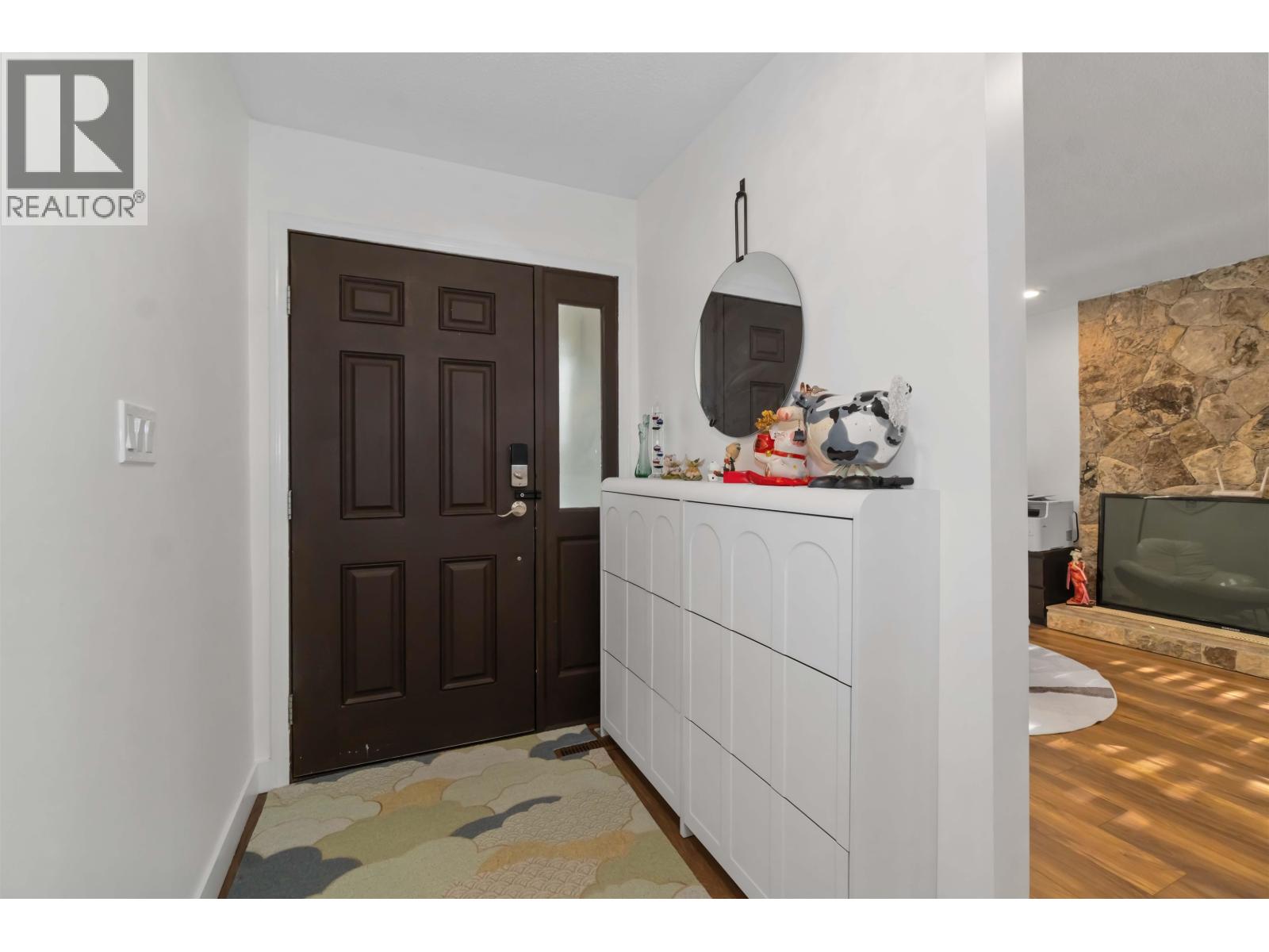 10520 Yarmish Drive, Richmond, British Columbia  V7E 5E7 - Photo 2 - R3070434