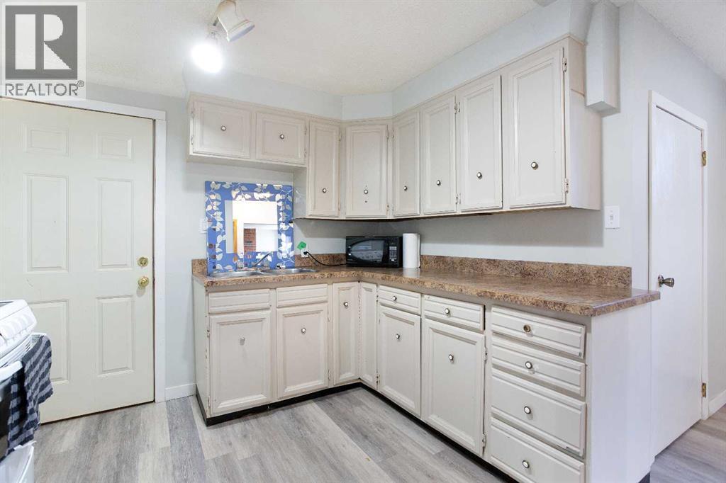 4004 79 Street Nw, Calgary, Alberta T3B 2N8 - Photo 14 - A2266185