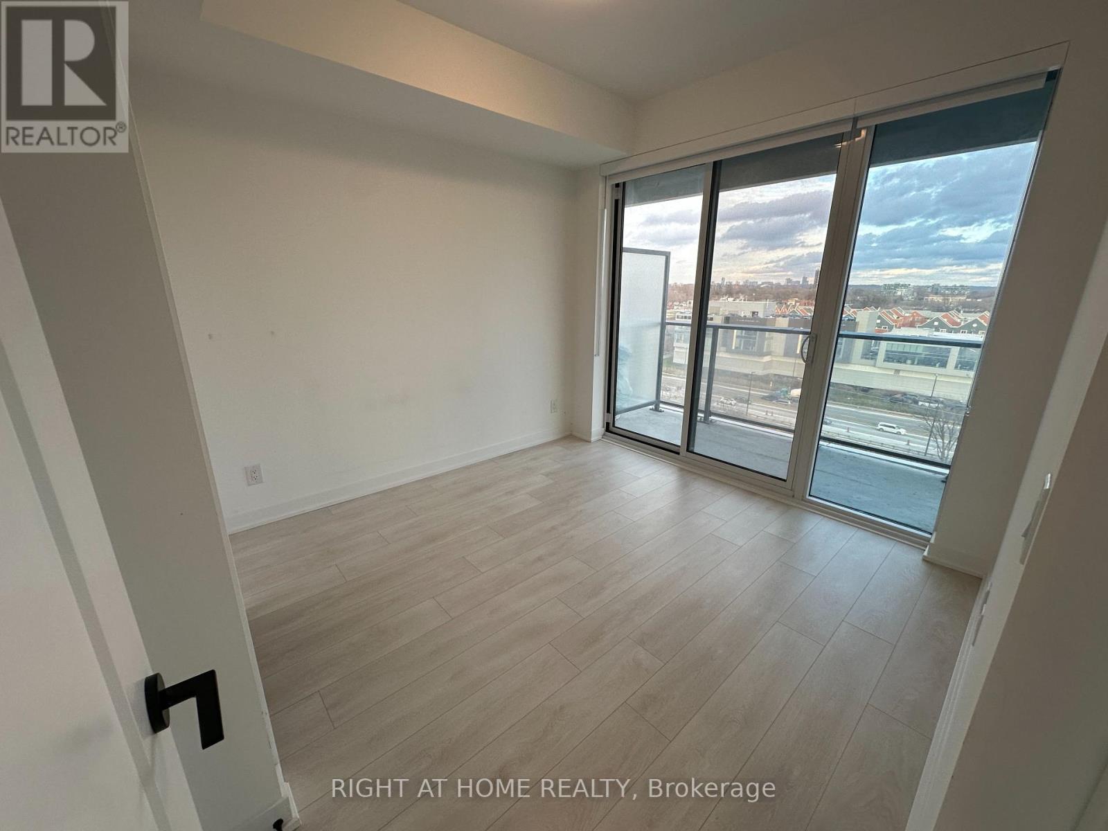 710 - 5 Defries Street S, Toronto, Ontario  M5A 0W7 - Photo 6 - C12557354