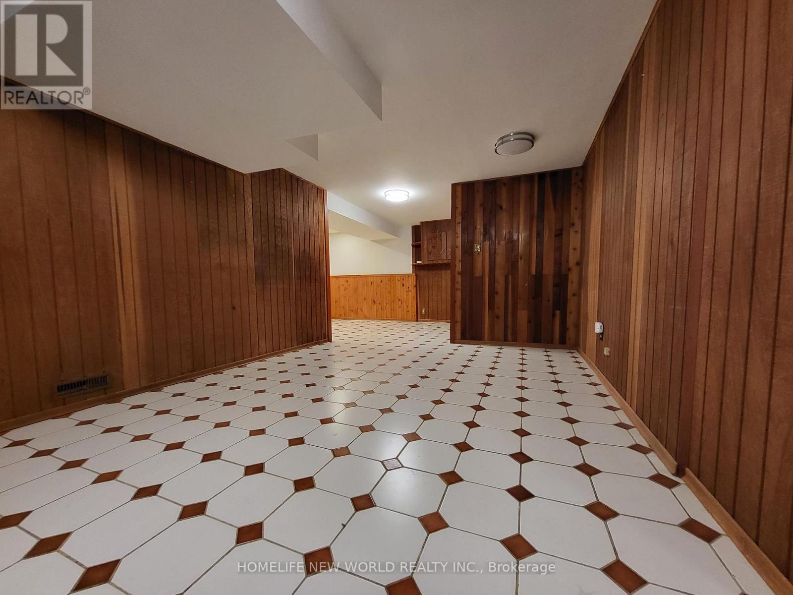 Basement - 118 Cartier Crescent, Richmond Hill, Ontario L4C 2N6 - Photo 11 - N12608708