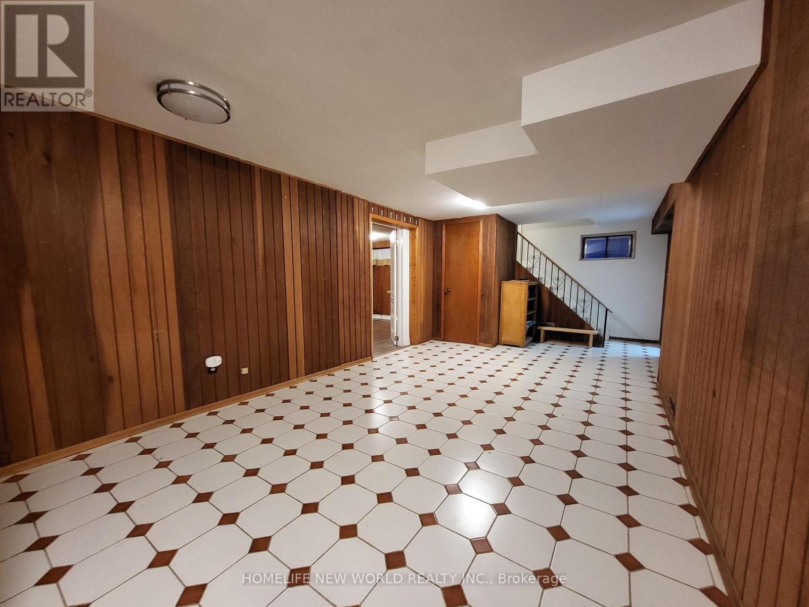 Basement - 118 Cartier Crescent, Richmond Hill, Ontario L4C 2N6 - Photo 8 - N12608708