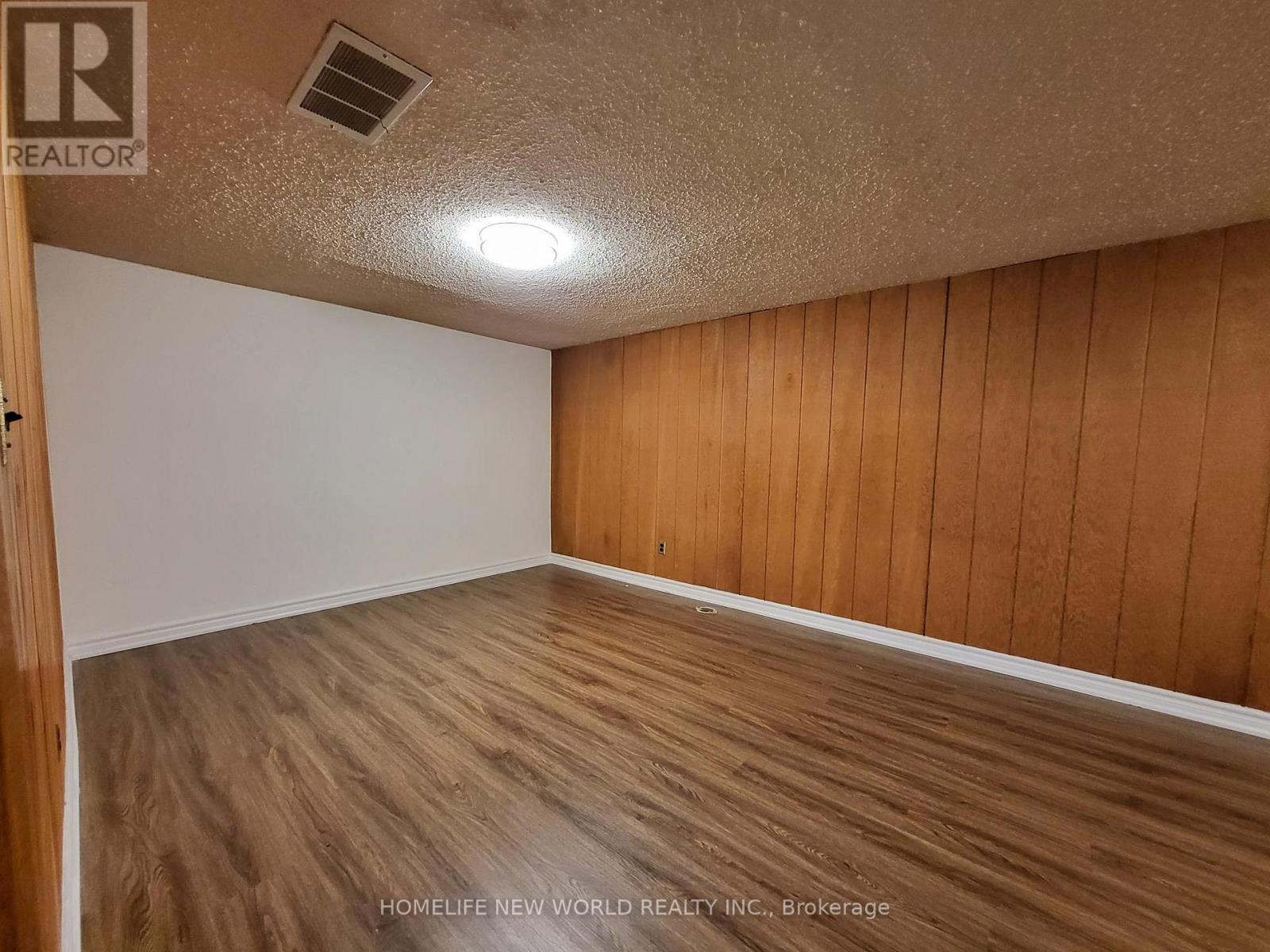 Basement - 118 Cartier Crescent, Richmond Hill, Ontario L4C 2N6 - Photo 9 - N12608708