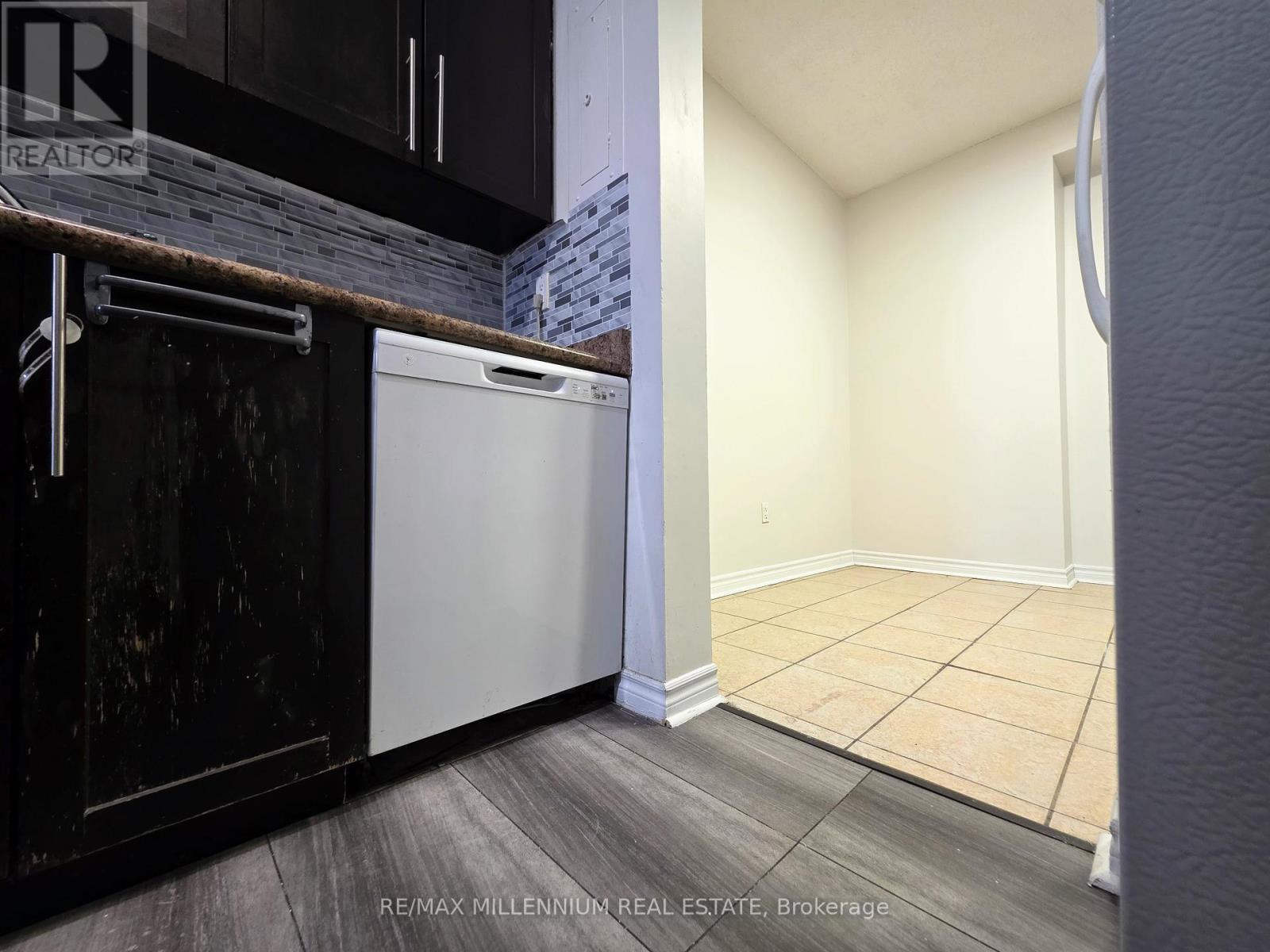 102 - 175 Hilda Avenue, Toronto, Ontario M2M 1V8 - Photo 10 - C12510084