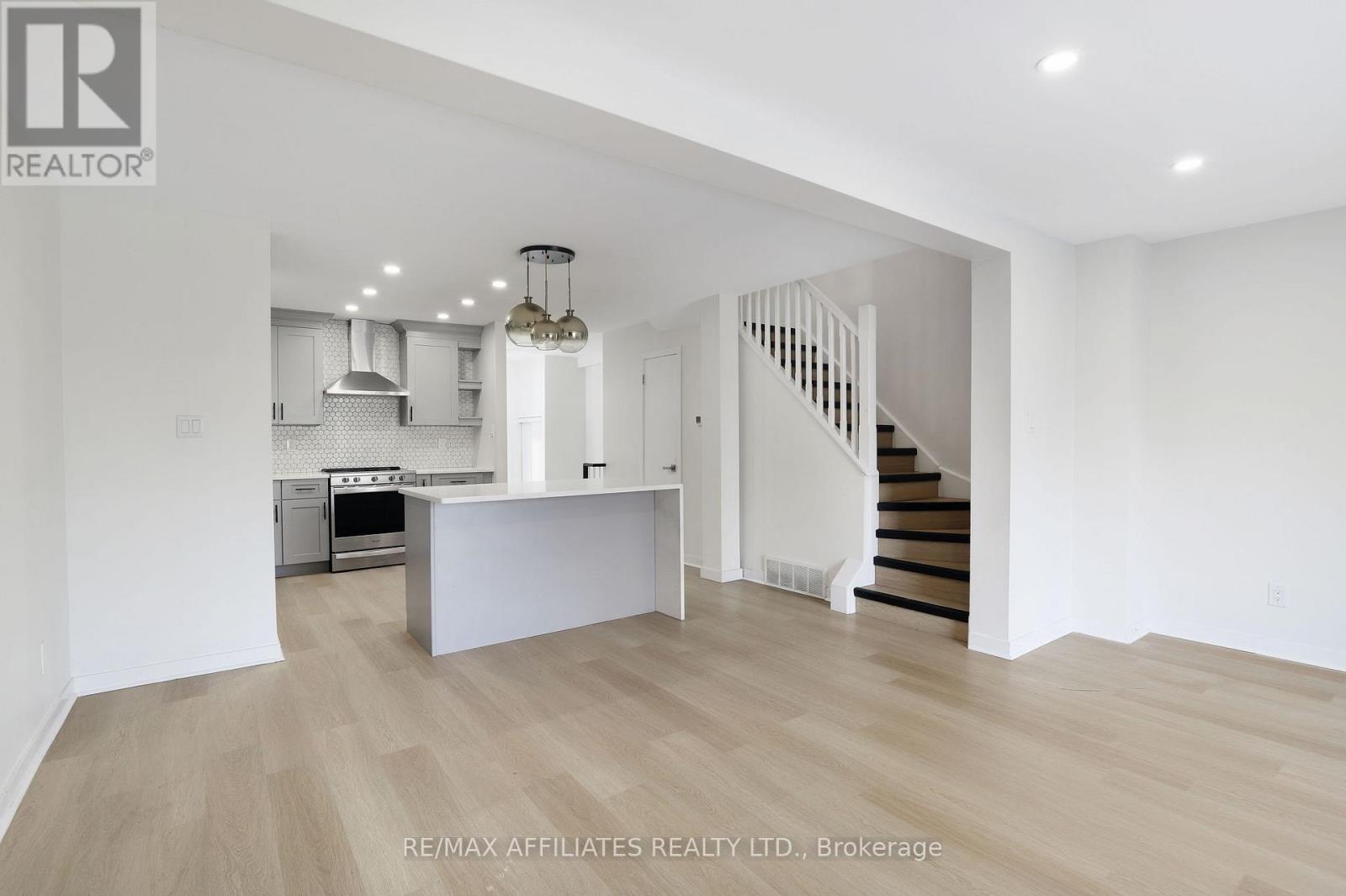 37 - 472 Sandhamn Private, Ottawa, Ontario  K1T 2Z4 - Photo 15 - X12608758