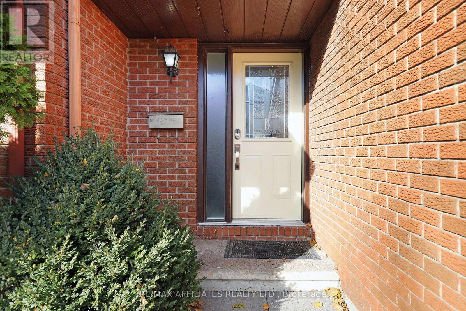 37 - 472 Sandhamn Private, Ottawa, Ontario  K1T 2Z4 - Photo 2 - X12608758