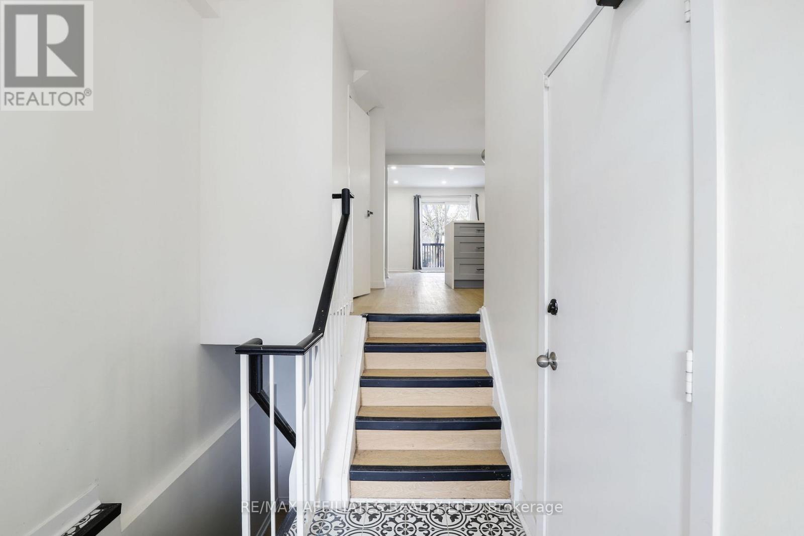 37 - 472 Sandhamn Private, Ottawa, Ontario  K1T 2Z4 - Photo 5 - X12608758