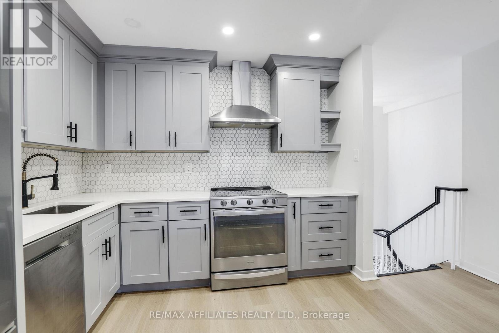 37 - 472 Sandhamn Private, Ottawa, Ontario  K1T 2Z4 - Photo 7 - X12608758