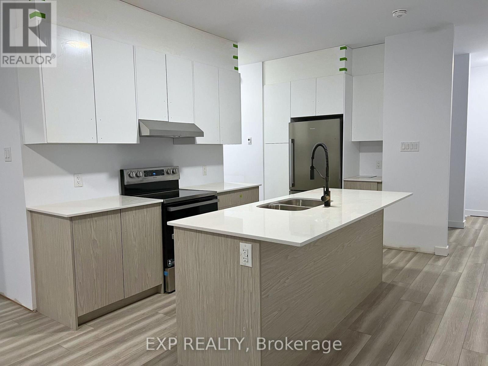 Unit 6 - 1371 Louis Lane, Ottawa, Ontario  K1B 3P2 - Photo 4 - X12608762