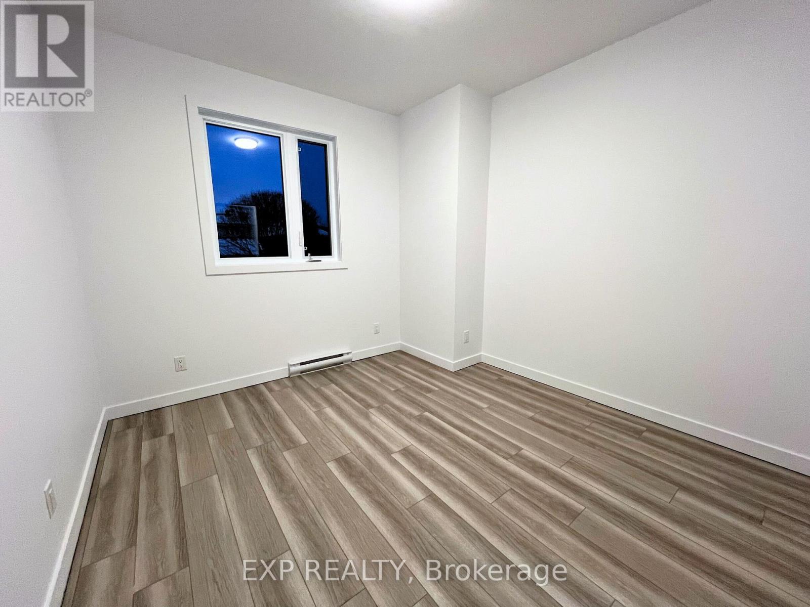 Unit 6 - 1371 Louis Lane, Ottawa, Ontario  K1B 3P2 - Photo 8 - X12608762