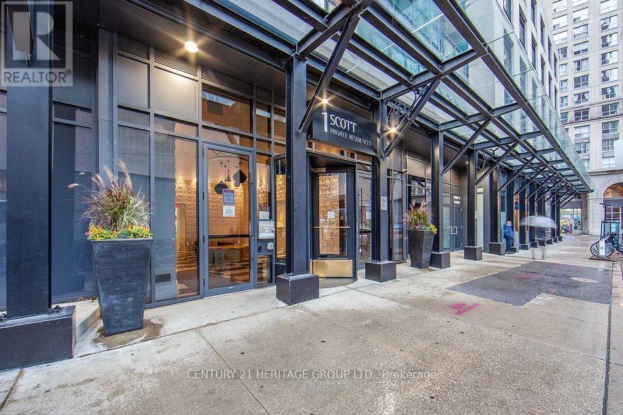 206 - 2 SCOTT STREET, Toronto, Ontario