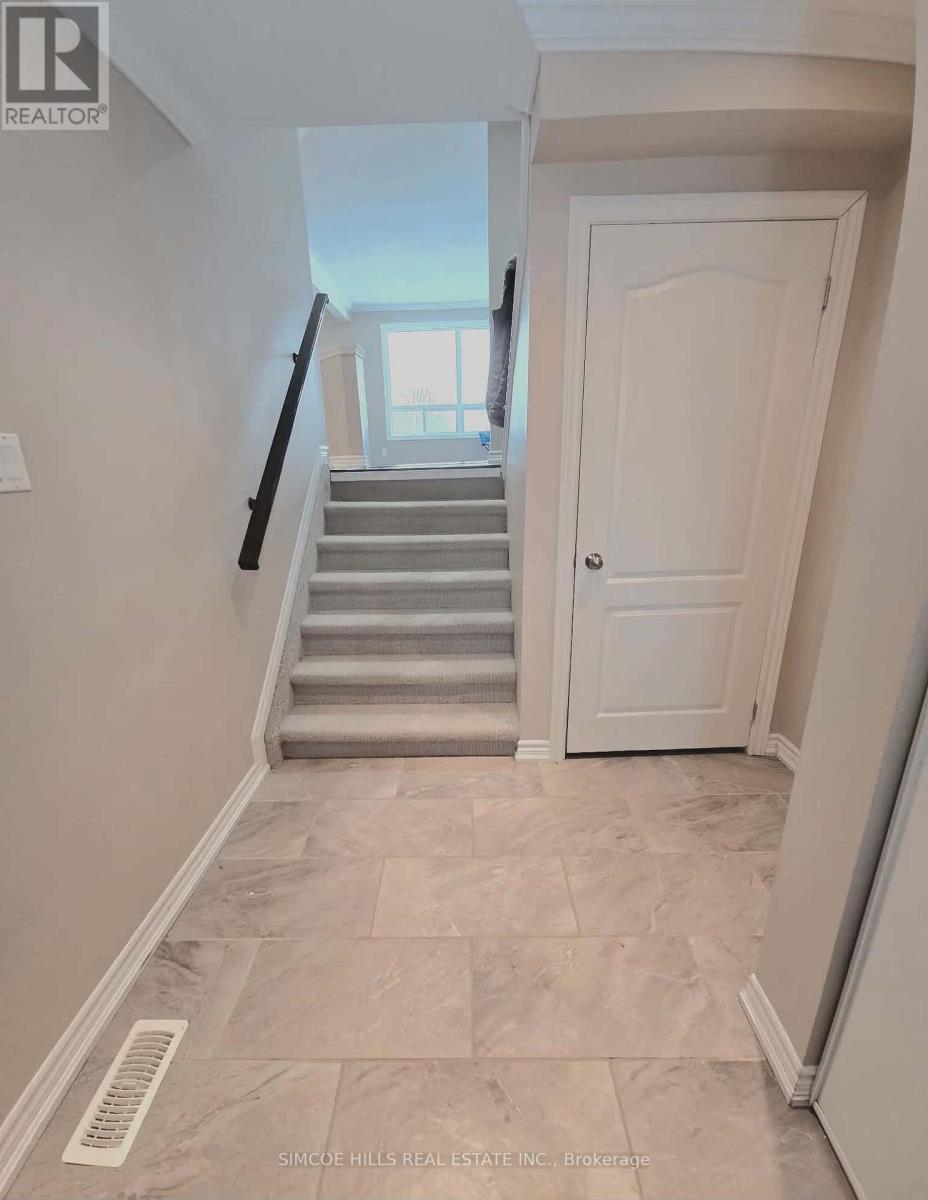 12 Lankin Boulevard, Orillia, Ontario  L3V 6T2 - Photo 2 - S12608742