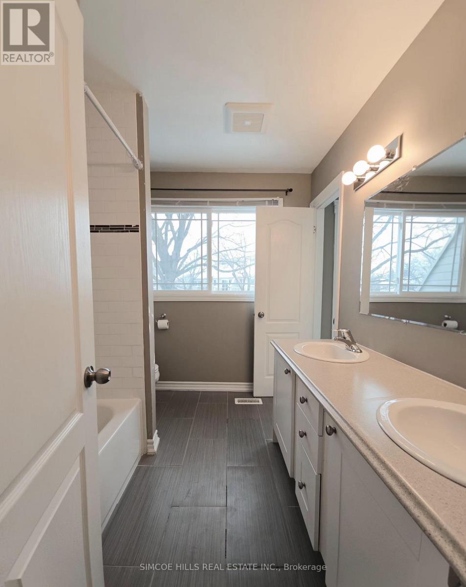 12 Lankin Boulevard, Orillia, Ontario  L3V 6T2 - Photo 9 - S12608742