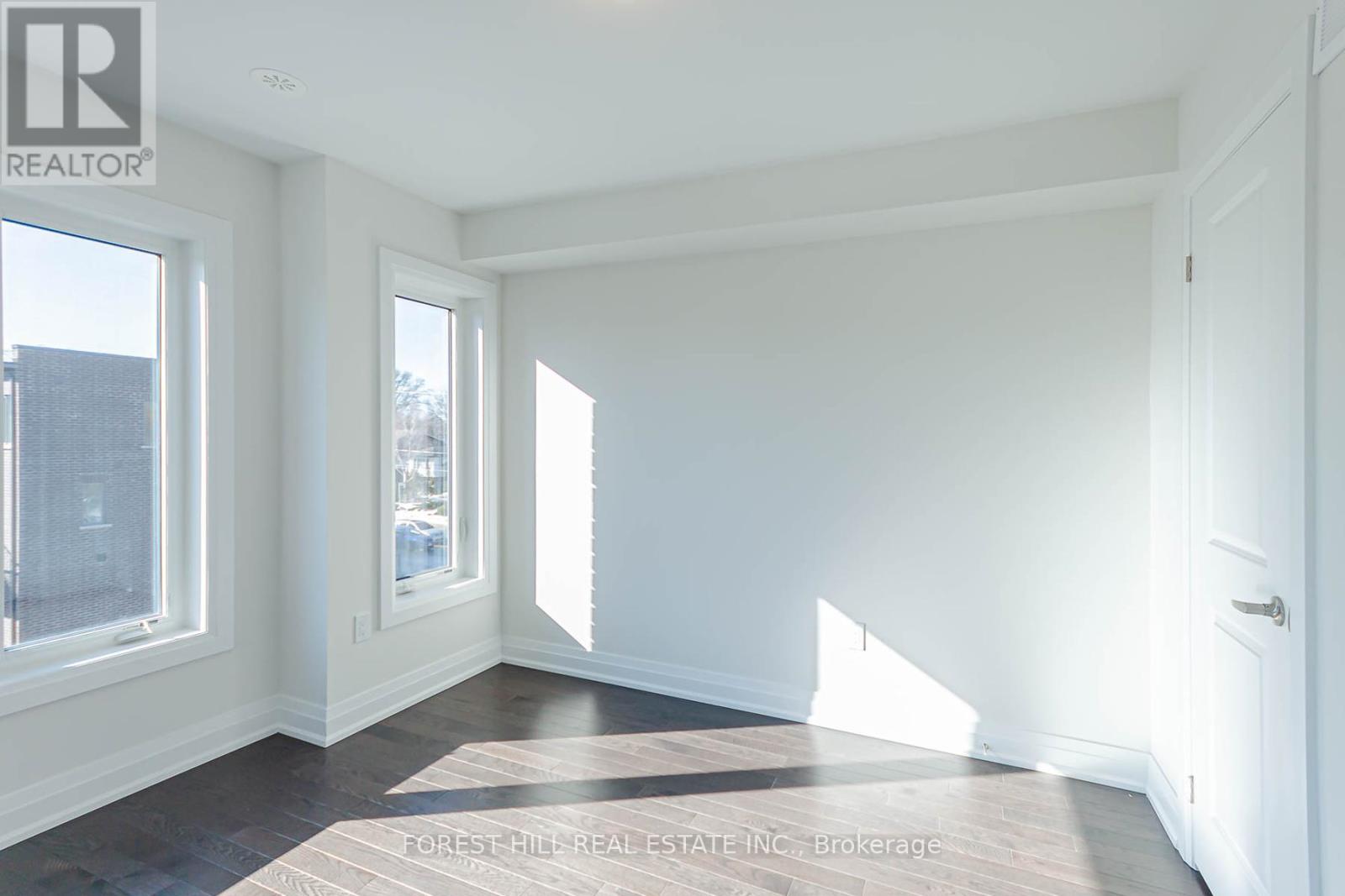 2 - 37 Wild Rose Gardens, Toronto, Ontario  M6L 0A5 - Photo 10 - W12608738