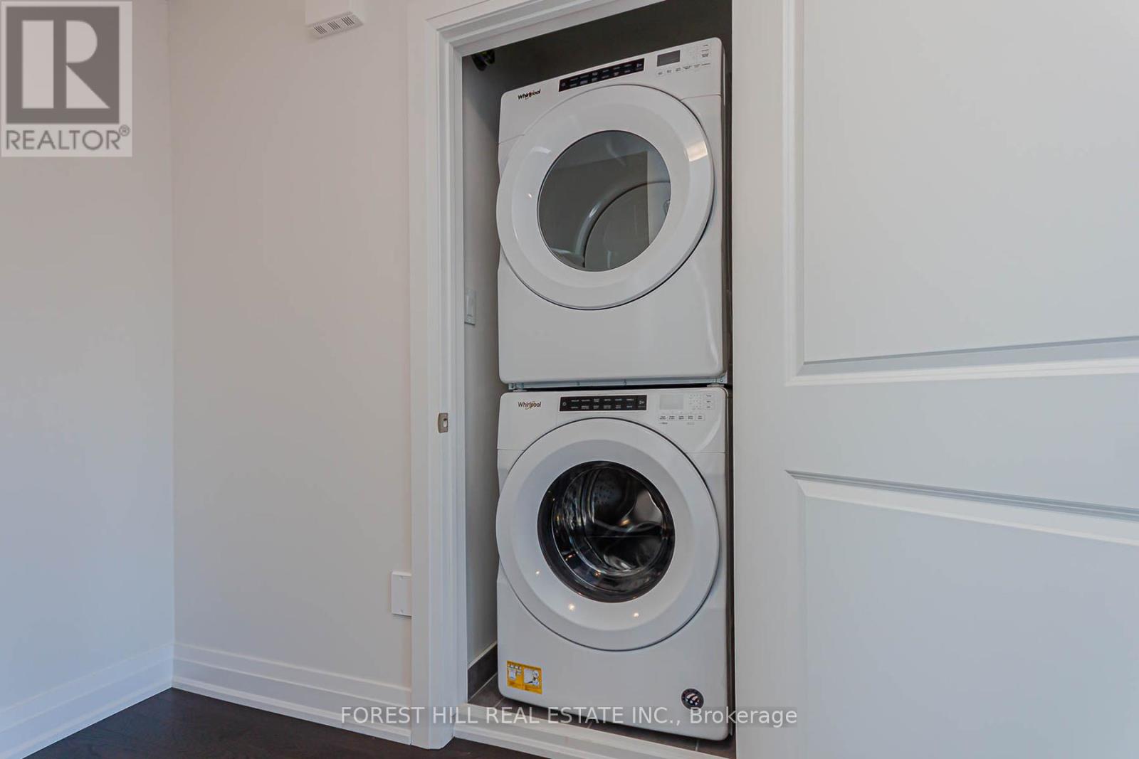 2 - 37 Wild Rose Gardens, Toronto, Ontario  M6L 0A5 - Photo 9 - W12608738