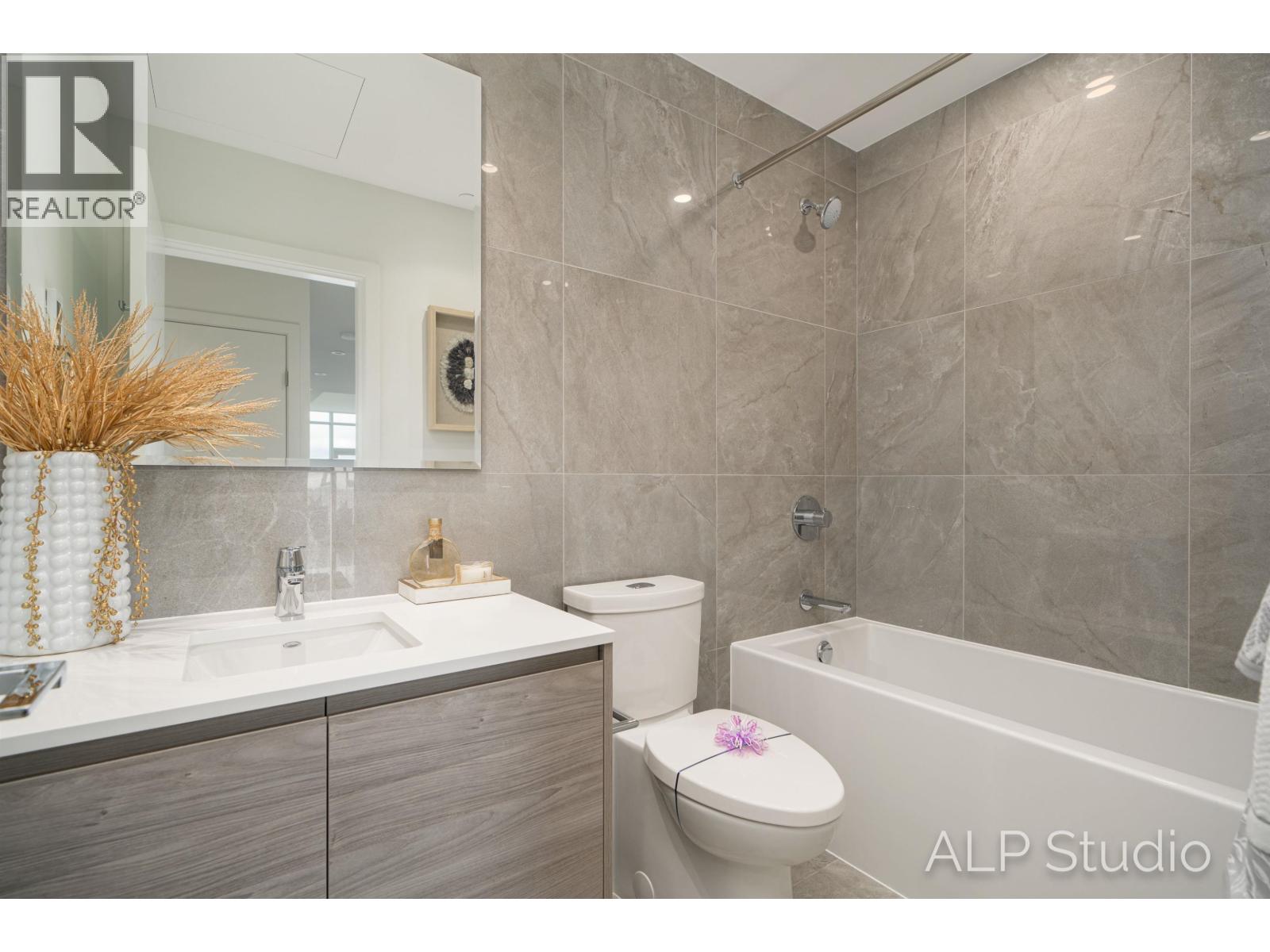 4405 680 QUAYSIDE DRIVE