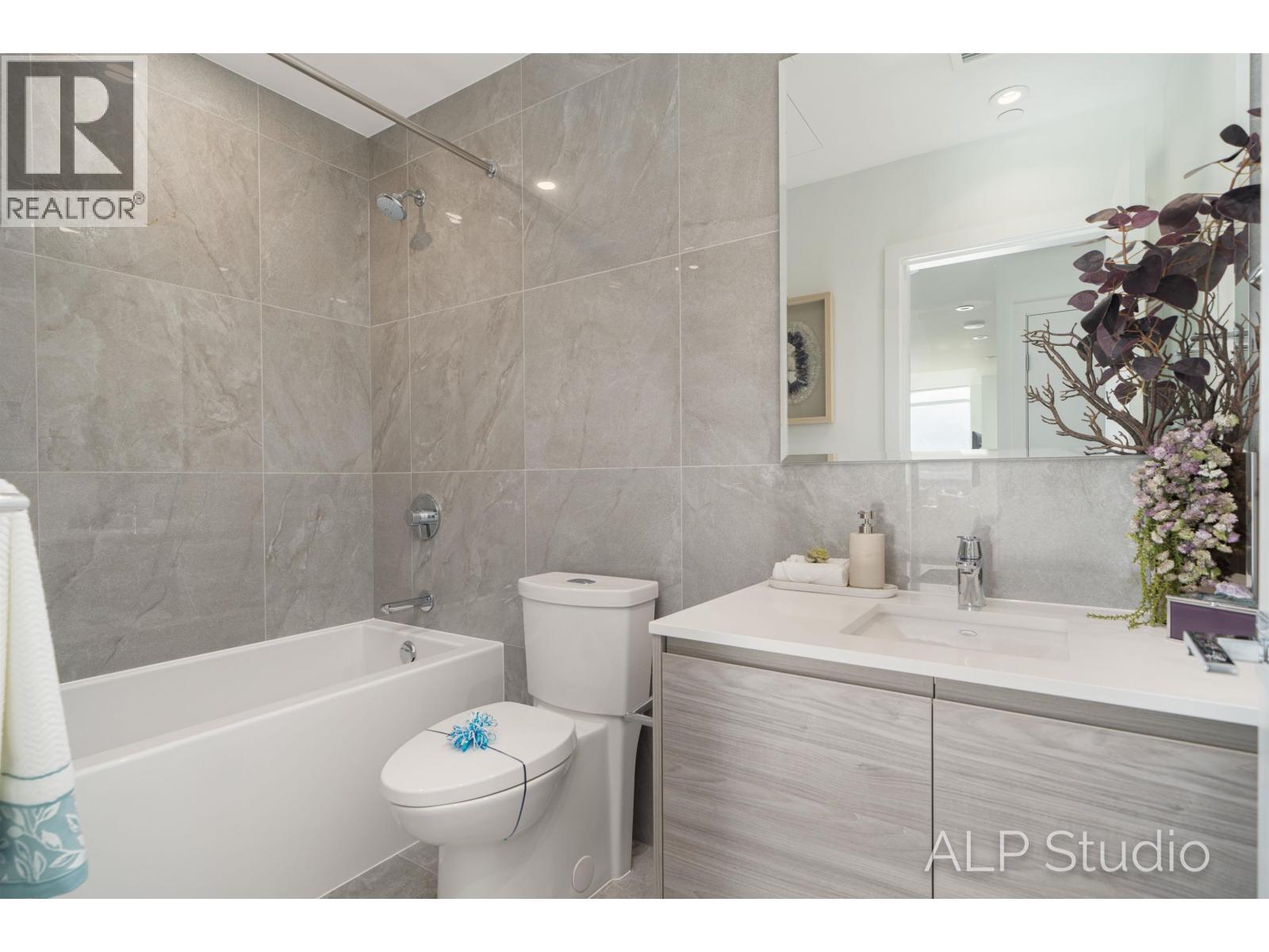 3708 680 QUAYSIDE DRIVE