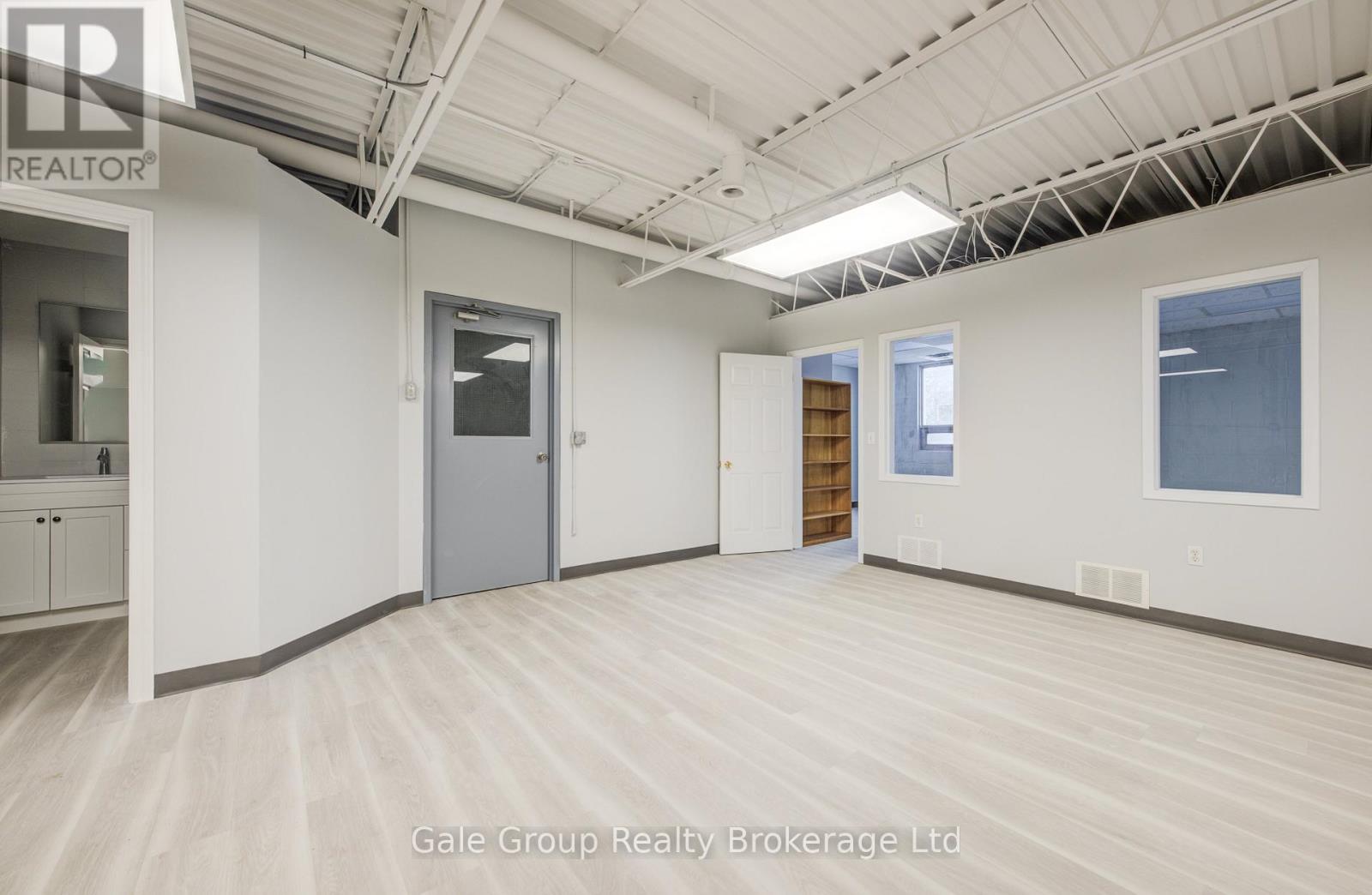 8 - 1033 Pattullo Avenue, Woodstock (Woodstock - South), Ontario  N4V 1C8 - Photo 4 - X12608792