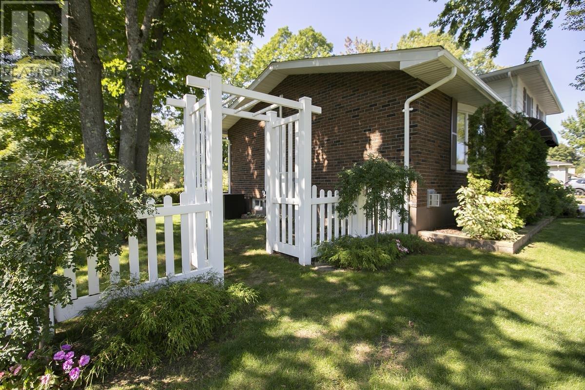 39 Val St, Sault Ste. Marie, Ontario P6A 5B4 - Photo 12 - SM252468