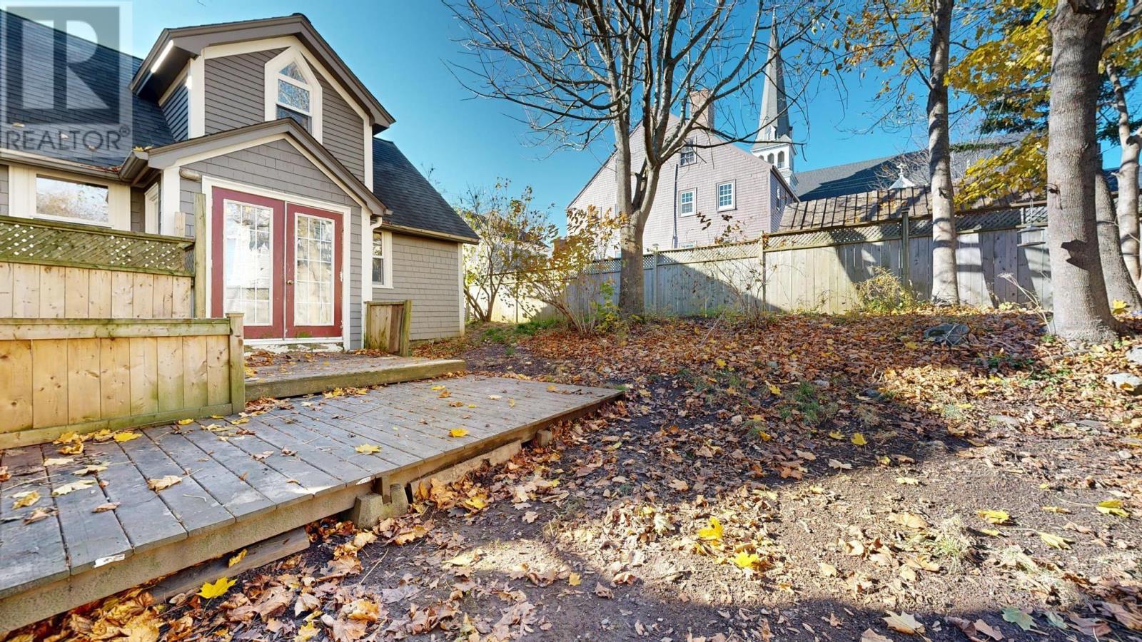 77 Fox Street, Lunenburg, Nova Scotia  B0J 2C0 - Photo 7 - 202528938