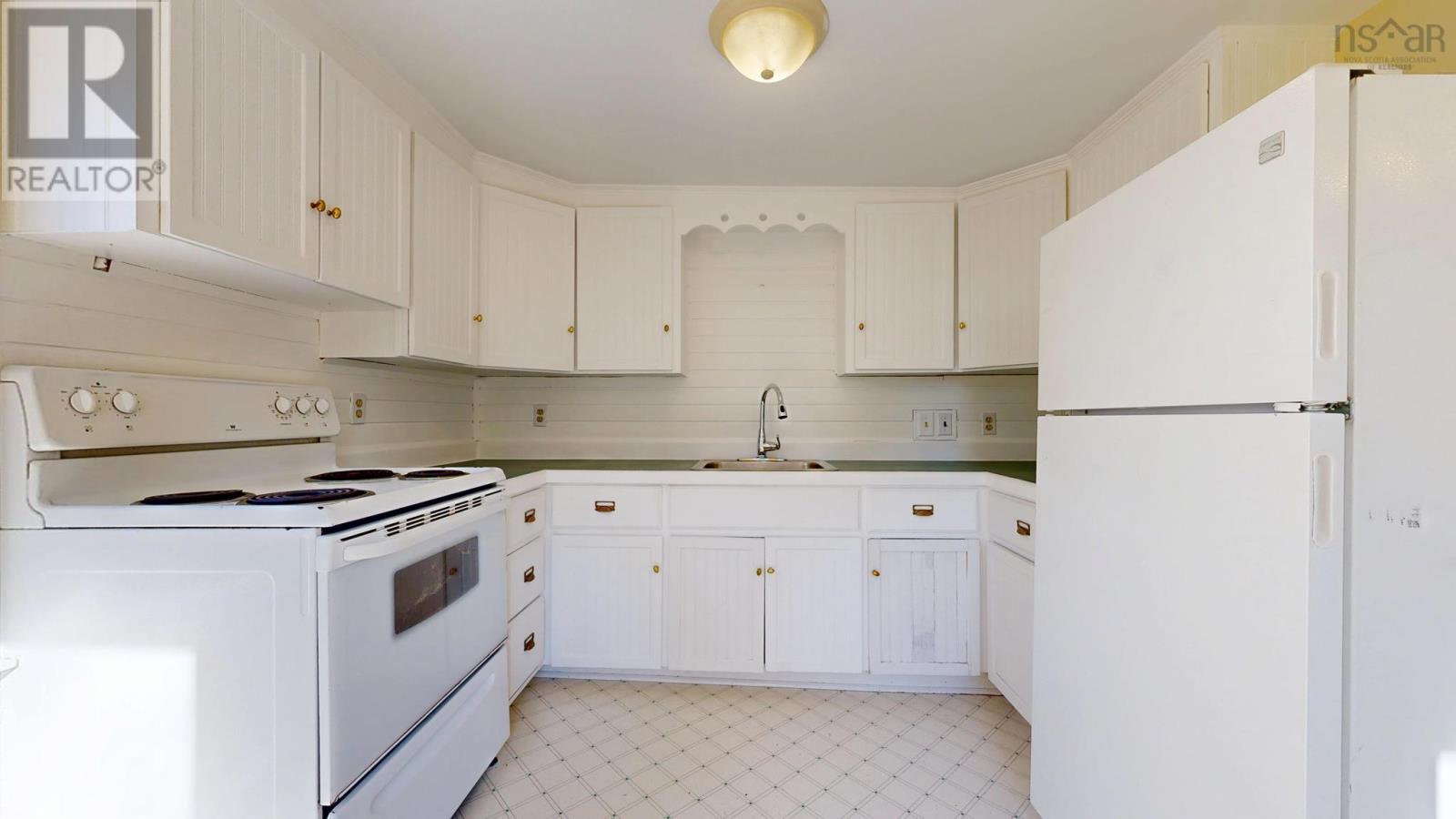 77 Fox Street, Lunenburg, Nova Scotia  B0J 2C0 - Photo 11 - 202528938