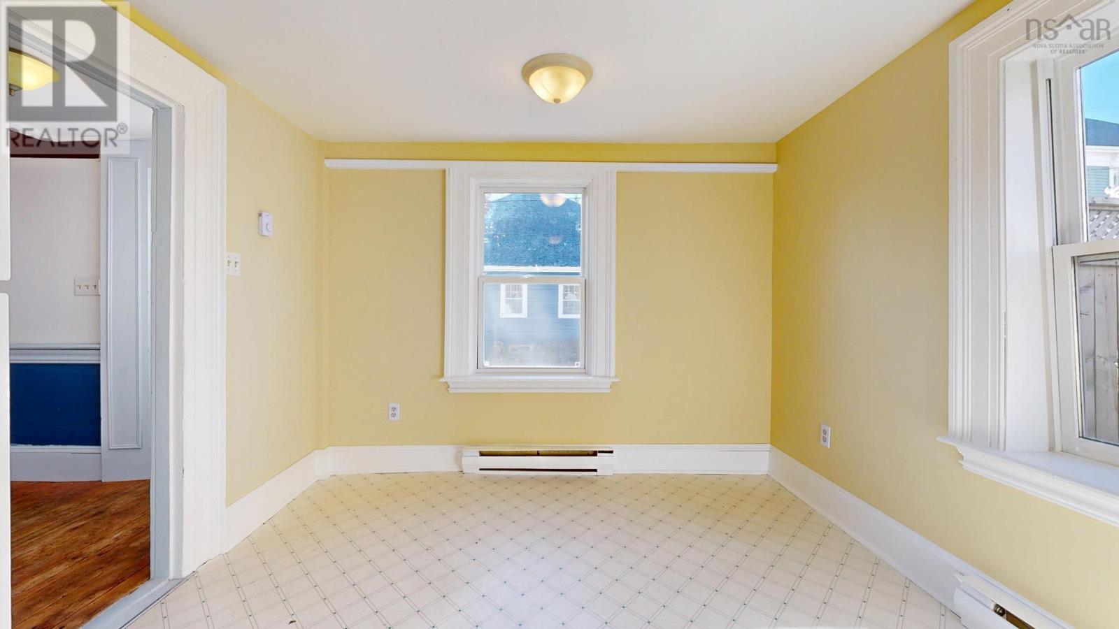 77 Fox Street, Lunenburg, Nova Scotia  B0J 2C0 - Photo 9 - 202528938