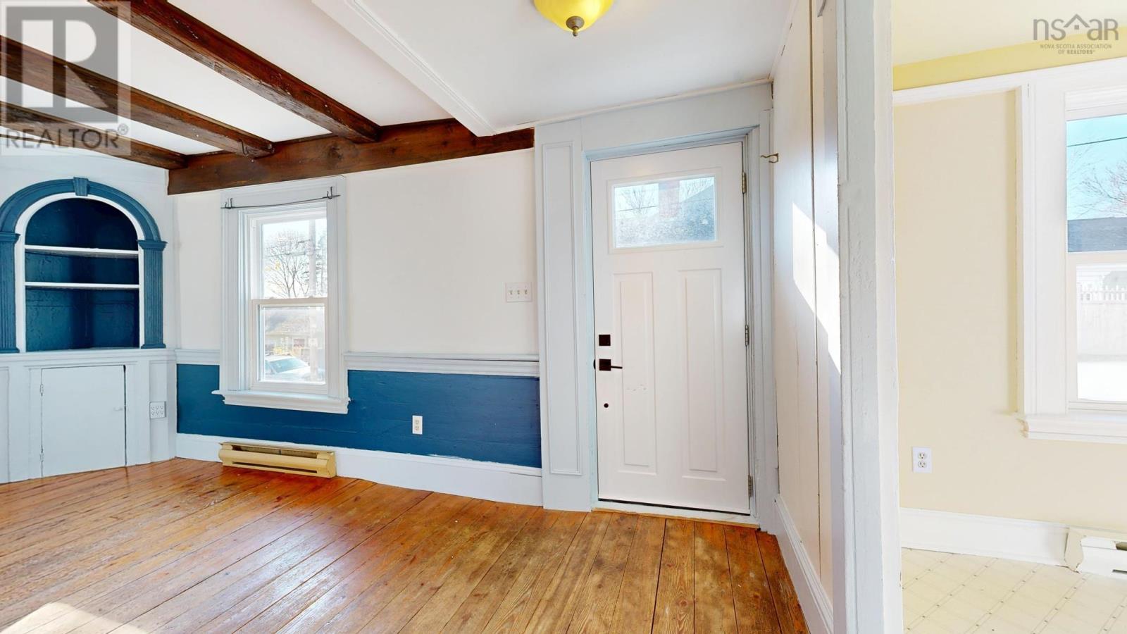 77 Fox Street, Lunenburg, Nova Scotia  B0J 2C0 - Photo 8 - 202528938