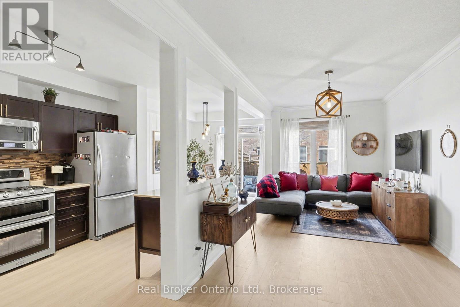 18 - 45 Seabreeze Crescent, Hamilton (Lakeshore), Ontario  L8E 0G1 - Photo 10 - X12608808