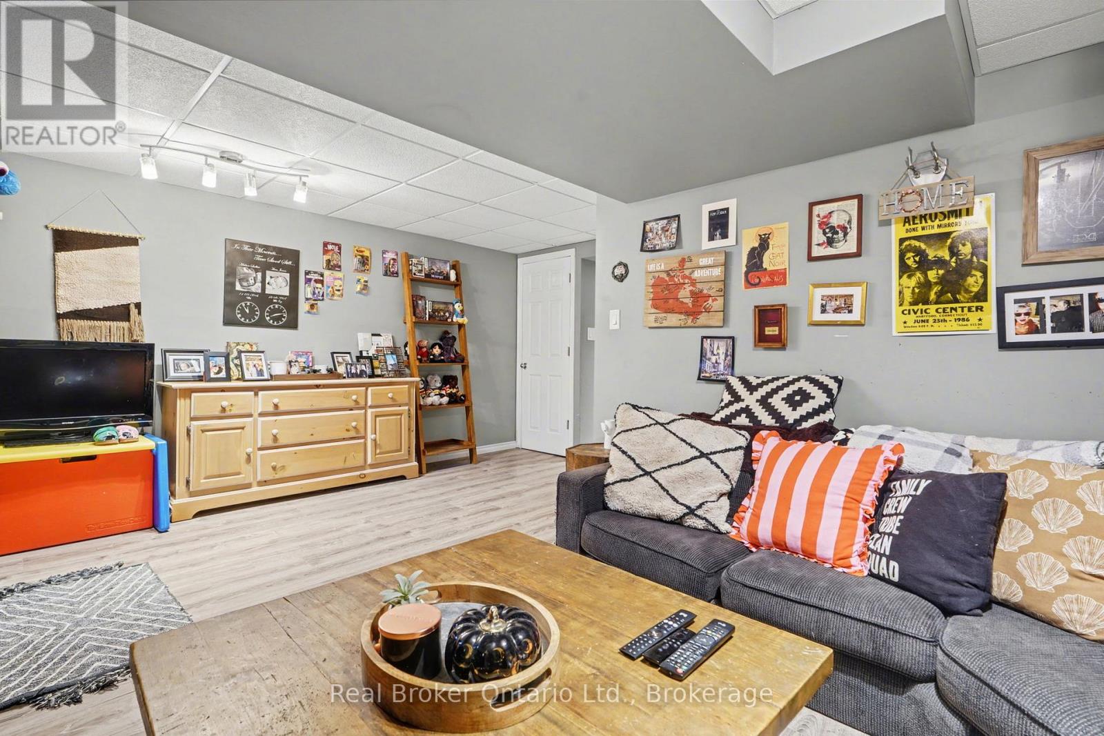 18 - 45 Seabreeze Crescent, Hamilton (Lakeshore), Ontario  L8E 0G1 - Photo 27 - X12608808