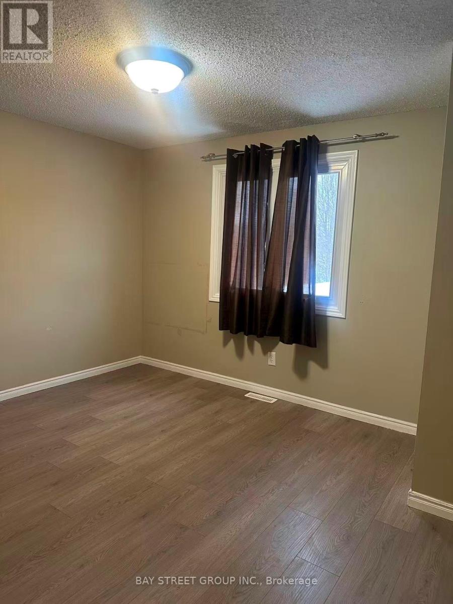 135 Walmer Gardens, London North, Ontario  N6G 4H2 - Photo 17 - X12527438