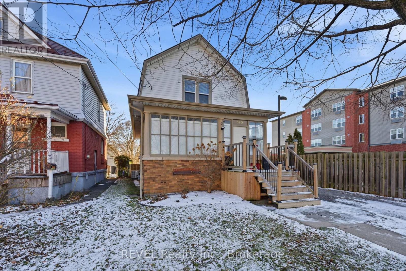 348 Hellems Avenue, Welland, Ontario  L3B 3C1 - Photo 2 - X12608794