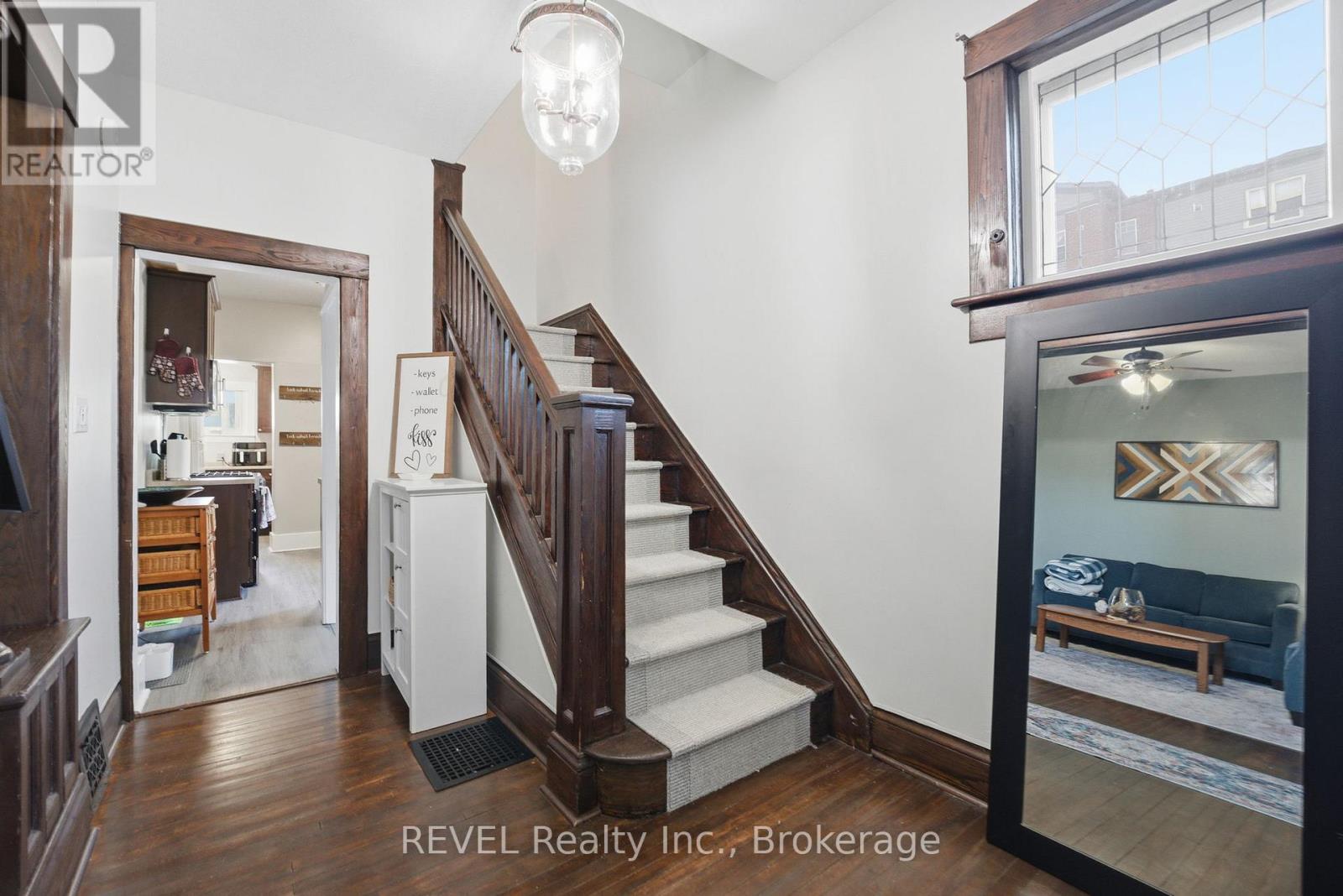 348 Hellems Avenue, Welland, Ontario  L3B 3C1 - Photo 6 - X12608794