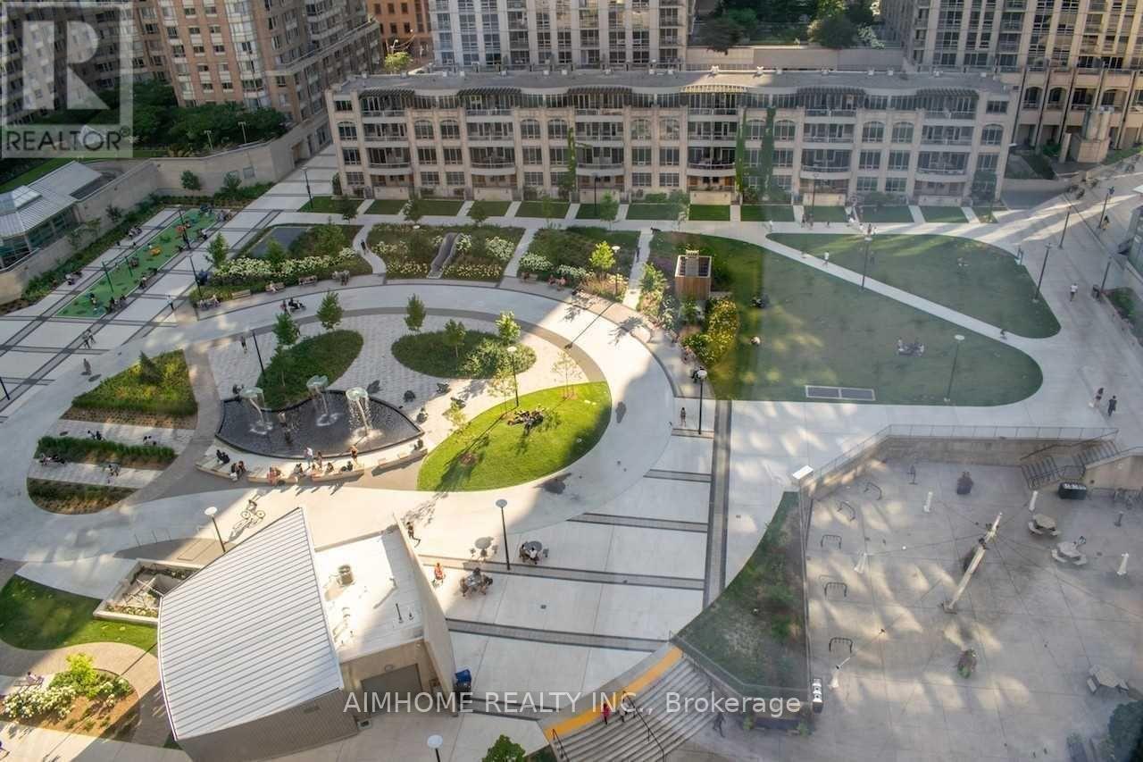 1703 - 386 Yonge Street, Toronto, Ontario  M5B 0A5 - Photo 2 - C12608770