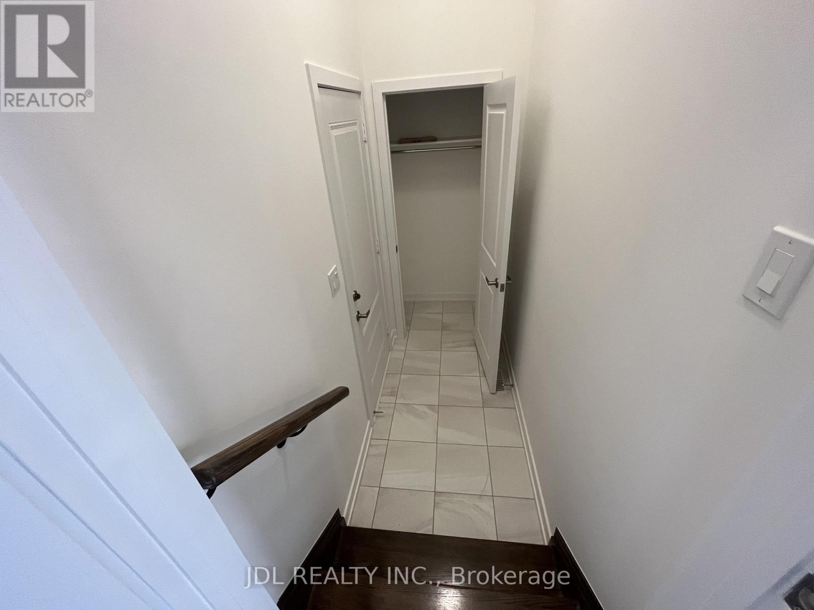 111 Hilts Drive, Richmond Hill, Ontario  L4S 0J2 - Photo 10 - N12608774