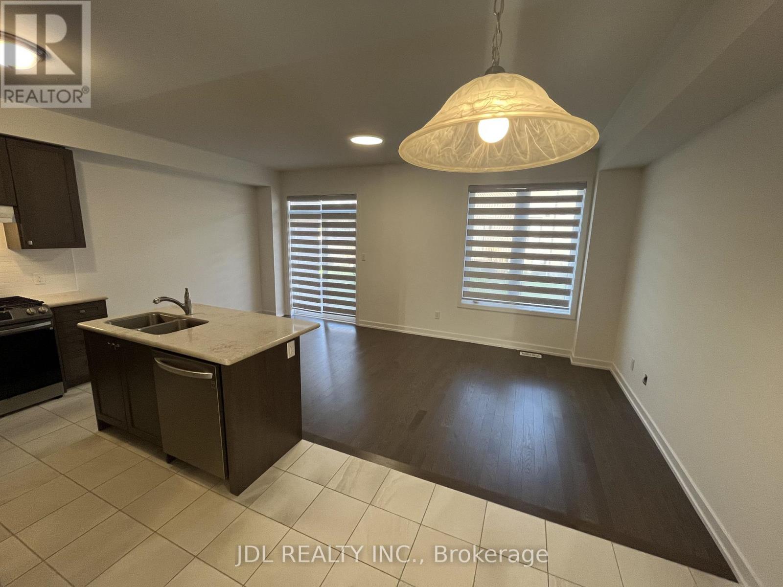 111 Hilts Drive, Richmond Hill, Ontario  L4S 0J2 - Photo 3 - N12608774