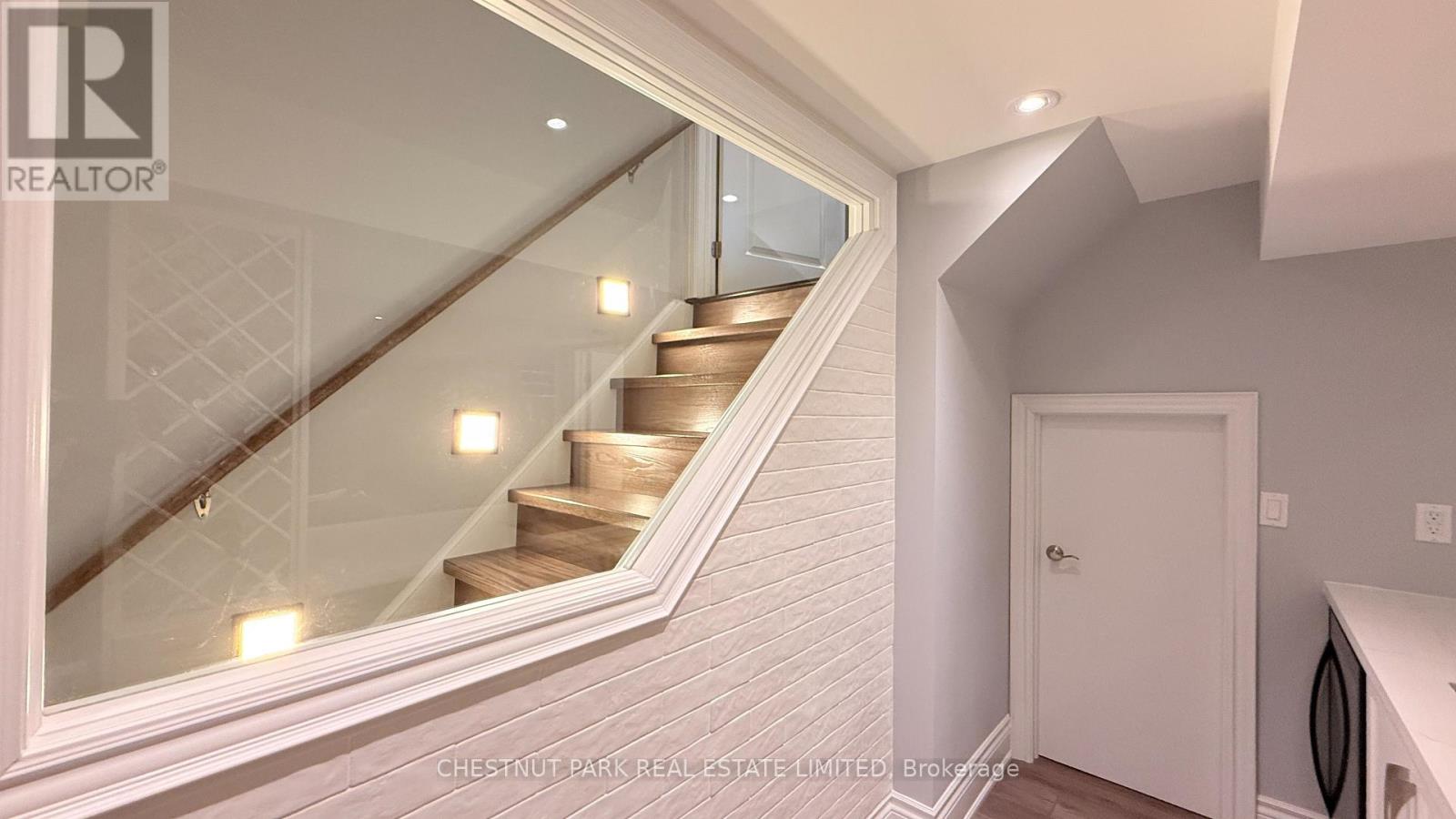 92 Heintzman Crescent, Vaughan, Ontario  L6A 4T1 - Photo 33 - N12608782